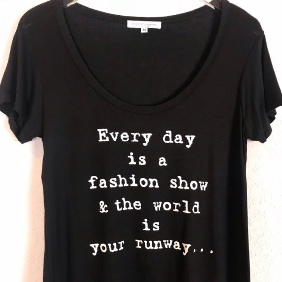 Elizabeth Ryan Tops - Elizabeth Ryan Short Sleeve Fashion T-shirt Sz Med